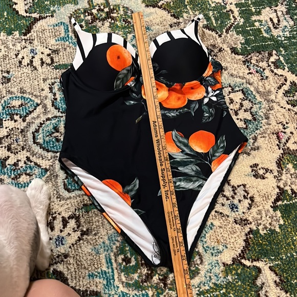 Cupshe One Piece Swimsuit - Picture 7 of 10